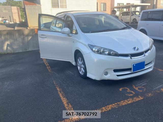 Toyota WISH 2010-05 8813919-2