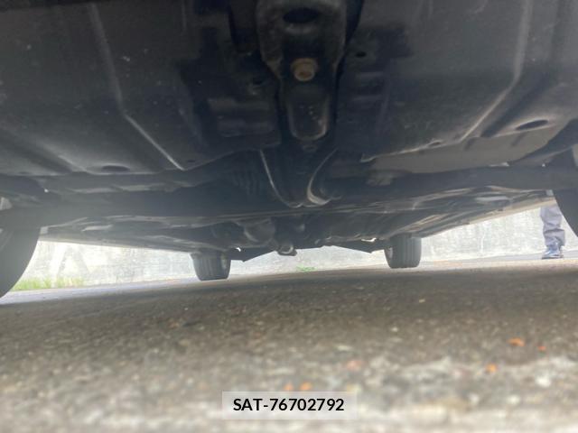 Toyota WISH 2010-05 8813919-5
