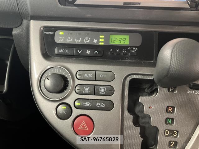 Toyota WISH 2004-11 8817729-3