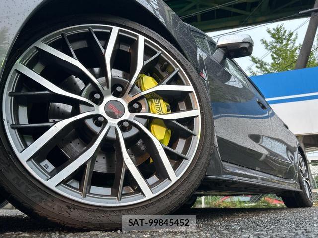 Subaru WRX STI 2019-10 8813132-15