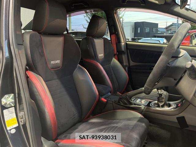 Subaru WRX STI 2019-04 8813137-9