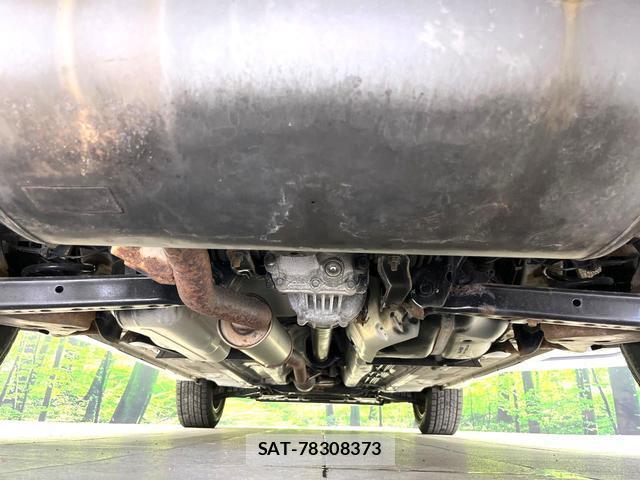 Nissan X-TRAIL 2016-01 8812052-19