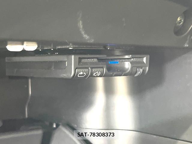 Nissan X-TRAIL 2016-01 8812052-5