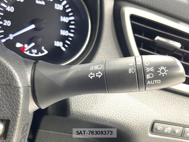 Nissan X-TRAIL 2016-01 8812052-6