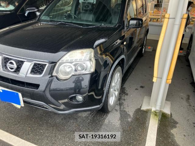Nissan X-TRAIL 2013-11 8812213-1