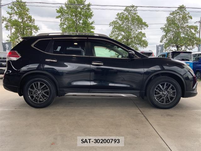 Nissan X-TRAIL 2015-04 8813018-3