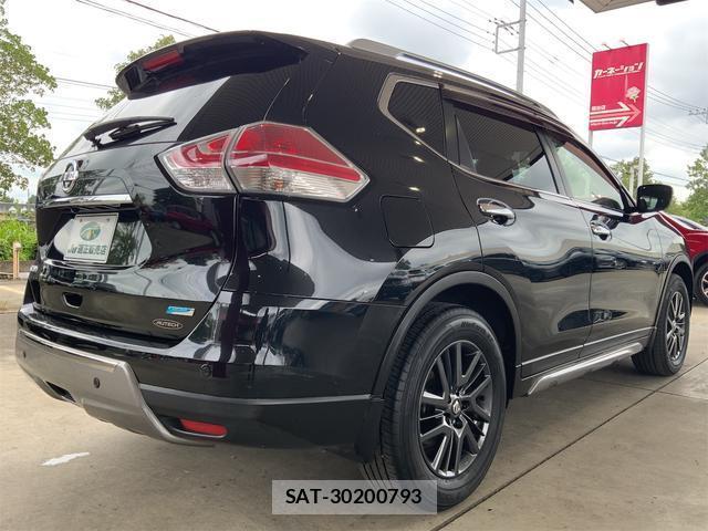 Nissan X-TRAIL 2015-04 8813018-6
