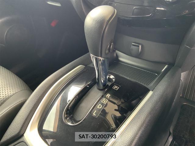 Nissan X-TRAIL 2015-04 8813018-9