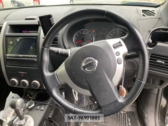 Nissan X-TRAIL 2012-08 8813545-6