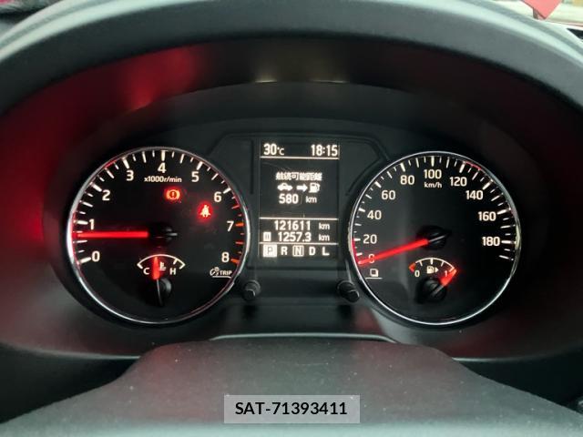 Nissan X-TRAIL 2012-07 8813555-15