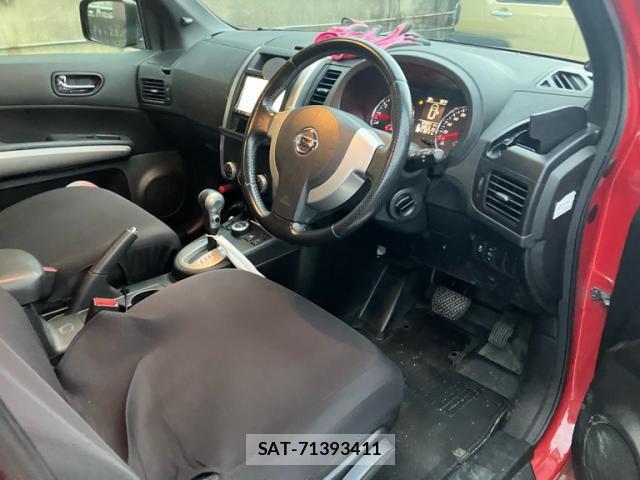 Nissan X-TRAIL 2012-07 8813555-7
