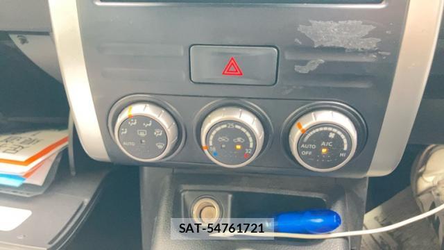 Nissan X-TRAIL 2012-09 8813558-17