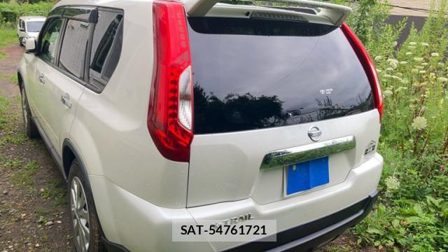 Nissan X-TRAIL 2012-09 8813558-6