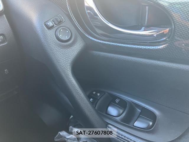 Nissan X-TRAIL 2014-12 8813619-17