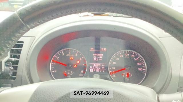 Nissan X-TRAIL 2011-07 8813678-14