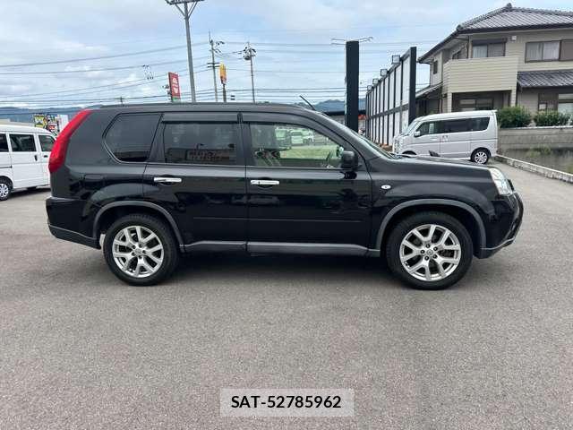 Nissan X-TRAIL 2012-08 8814151-4