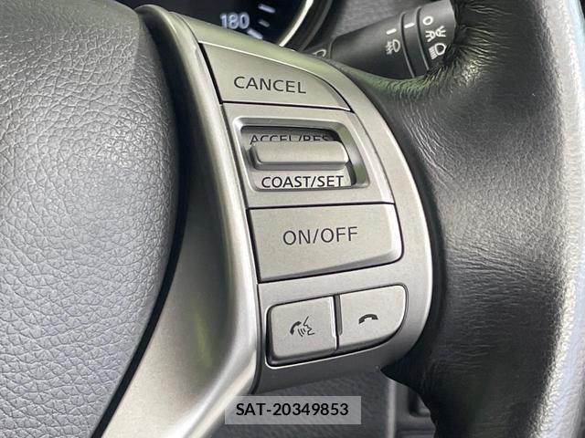 Nissan X-TRAIL 2015-08 8814384-6