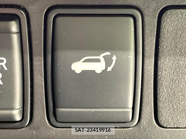 Nissan X-TRAIL 2018-02 8814454-4