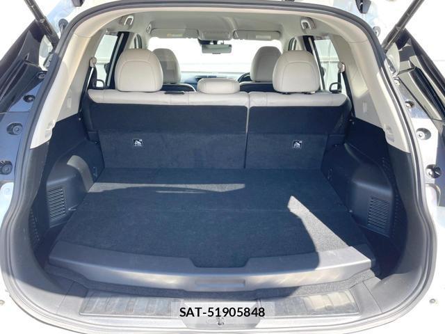 Nissan X-TRAIL 2018-05 8814638-10