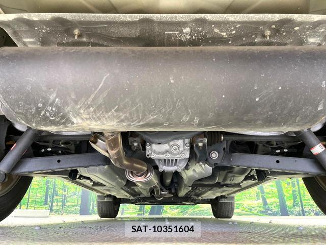 Nissan X-TRAIL 2015-09 8815018-16