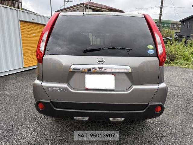 Nissan X-TRAIL 2013-11 8815434-1