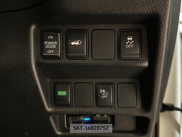 Nissan X-TRAIL 2019-07 8815726-9