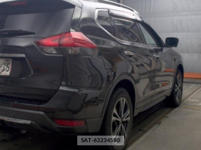 Nissan X-TRAIL 2018-12 8816133-3