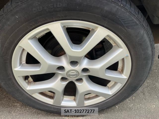 Nissan X-TRAIL 2012-08 8816338-7