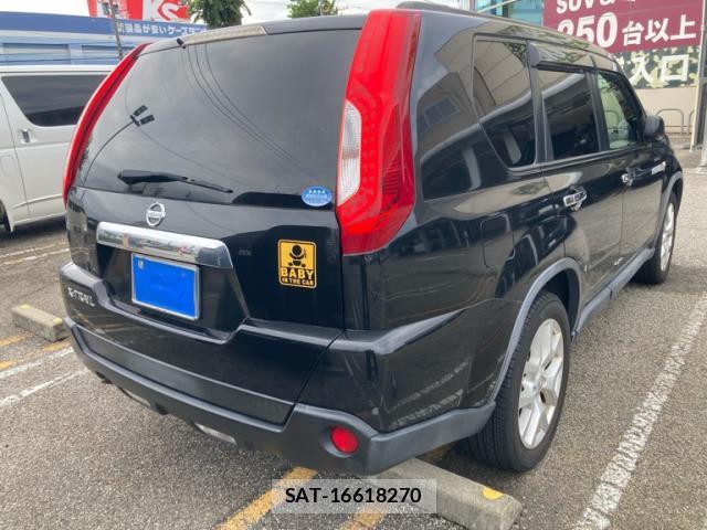 Nissan X-TRAIL 2013-10 8816519-13