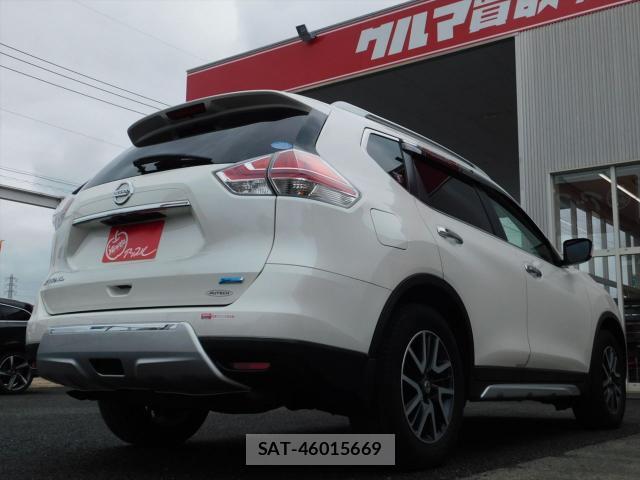 Nissan X-TRAIL 2015-09 8817054-13