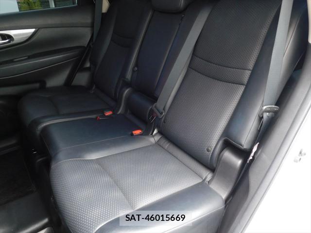 Nissan X-TRAIL 2015-09 8817054-6