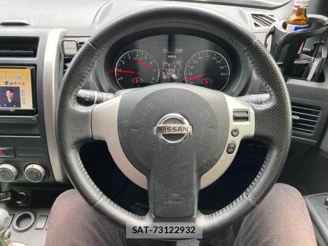 Nissan X-TRAIL 2013-09 8817150-14