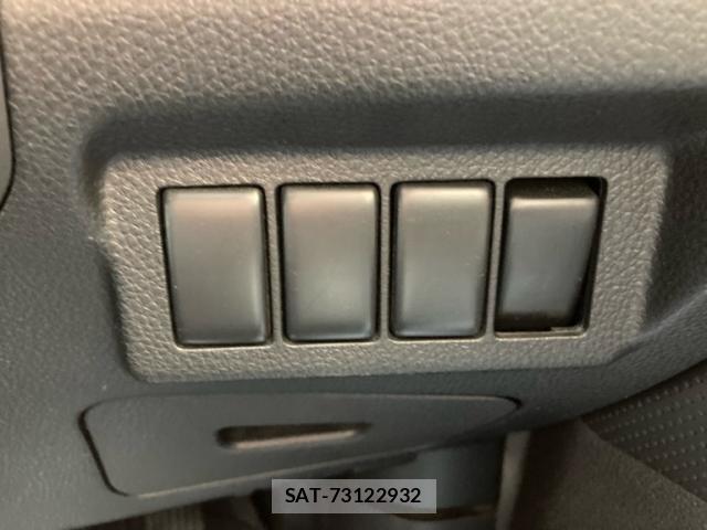 Nissan X-TRAIL 2013-09 8817150-16