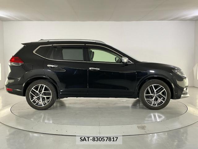 Nissan X-TRAIL 2017-11 8817389-6