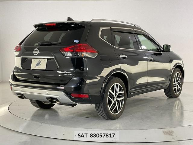 Nissan X-TRAIL 2017-11 8817389-7