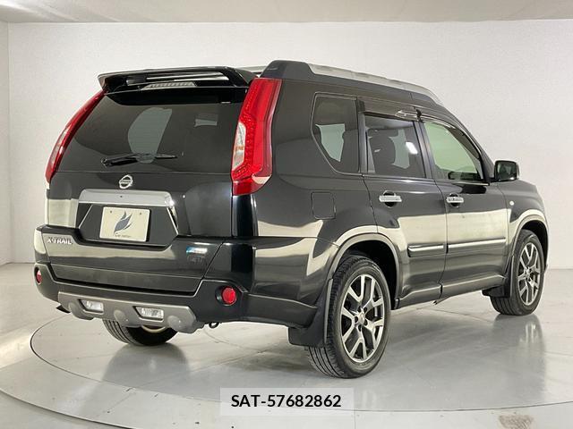Nissan X-TRAIL 2013-08 8817400-1
