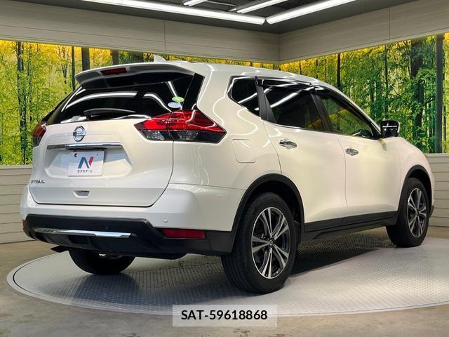 Nissan X-TRAIL 2017-12 8817569-16