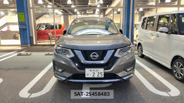 Nissan X-TRAIL 2019-01 8817717-1
