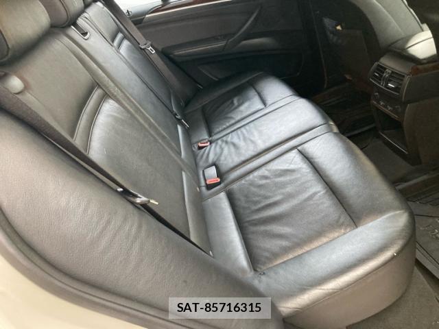 Bmw X5 2013-09 8812412-10