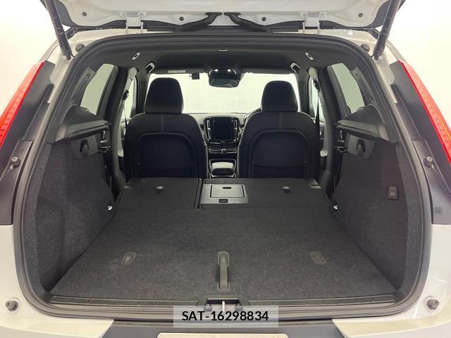 Volvo XC40 2021-08 8812146-13