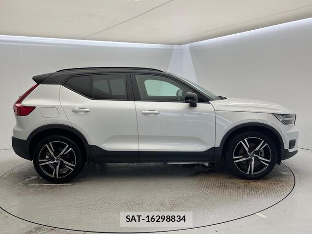 Volvo XC40 2021-08 8812146-17