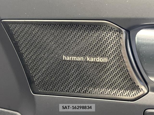 Volvo XC40 2021-08 8812146-4