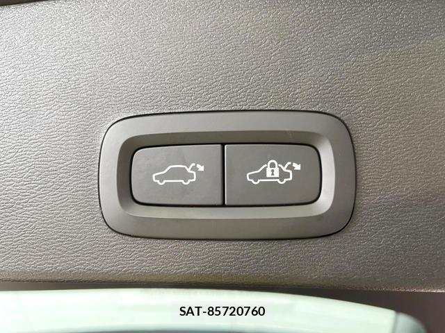 Volvo XC40 2022-01 8812148-17