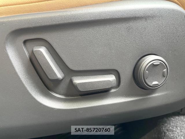 Volvo XC40 2022-01 8812148-8