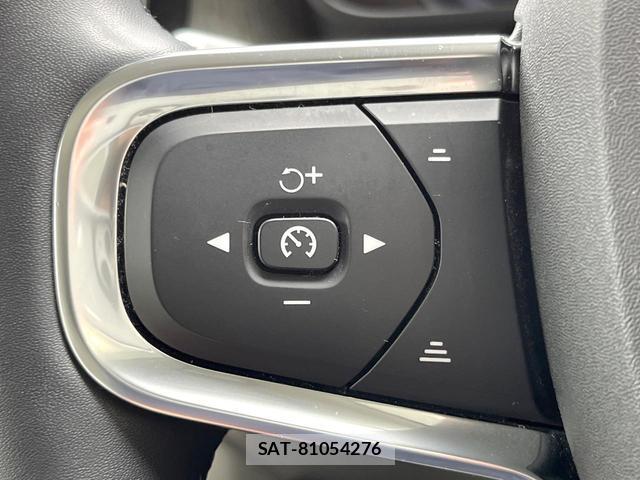 Volvo XC40 2021-12 8812152-12