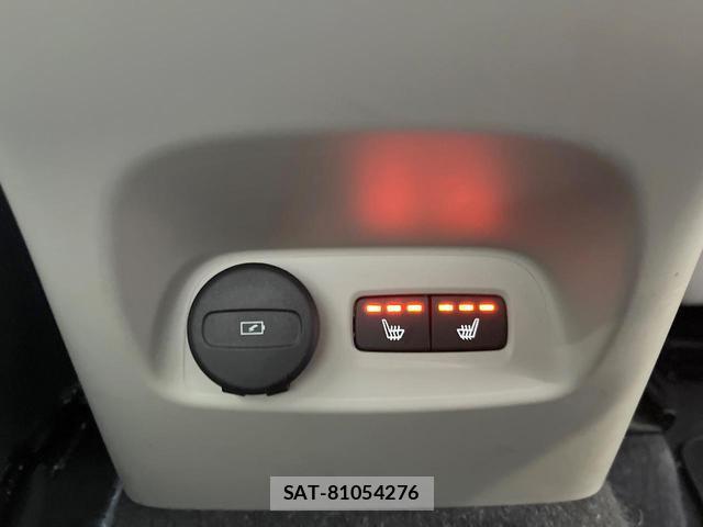 Volvo XC40 2021-12 8812152-16