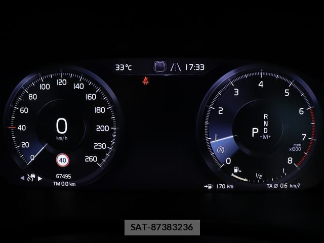 Volvo XC40 2019-03 8812162-12