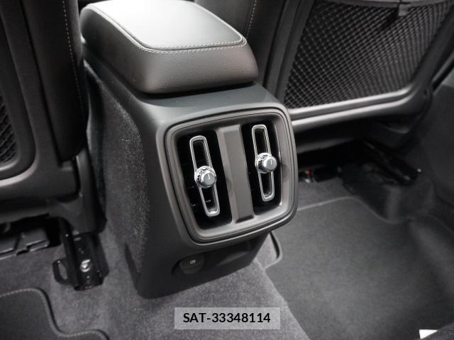 Volvo XC40 2019-11 8812947-14