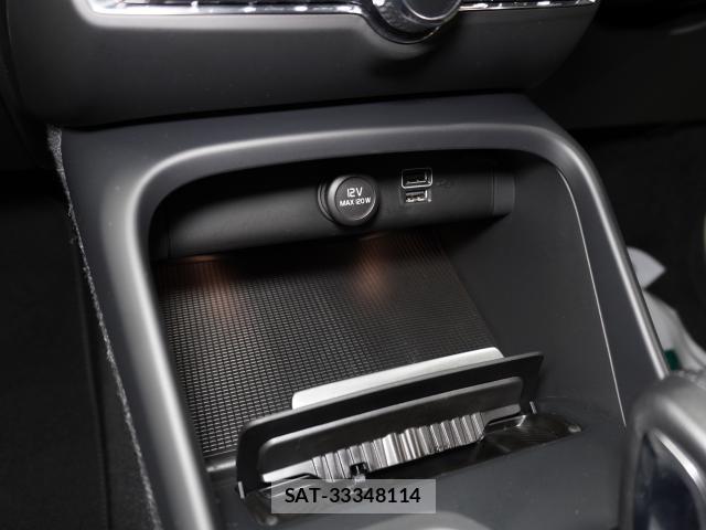 Volvo XC40 2019-11 8812947-8