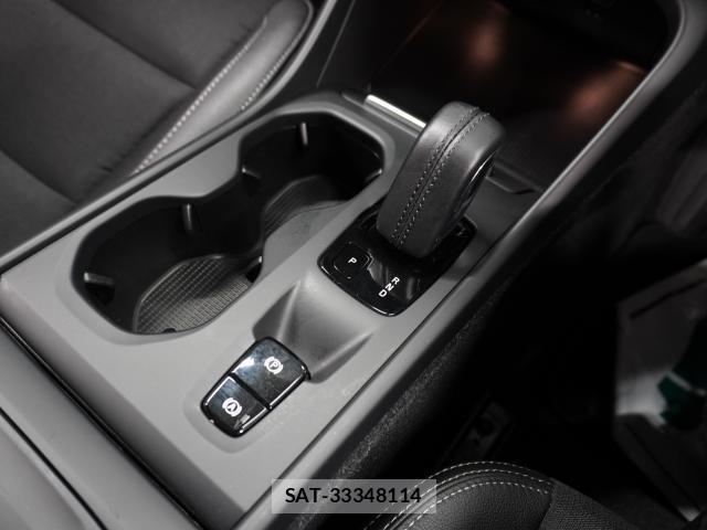 Volvo XC40 2019-11 8812947-9